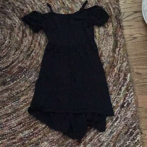 A dress - Picture 1 of 2